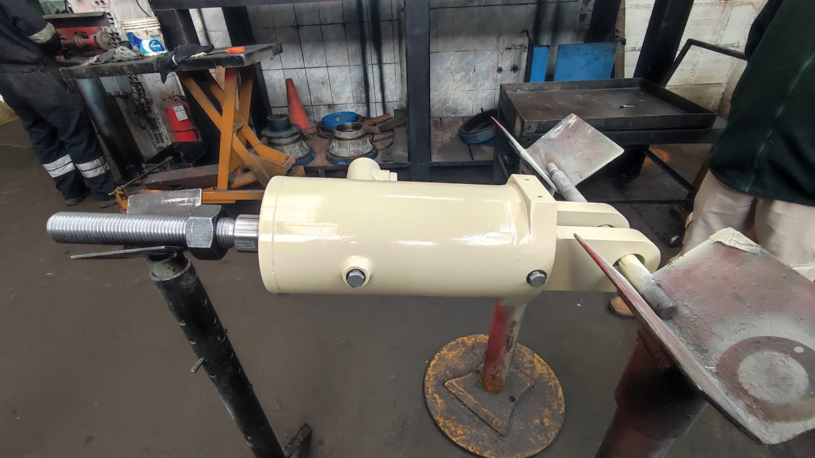 Reparacion cilindros HP400